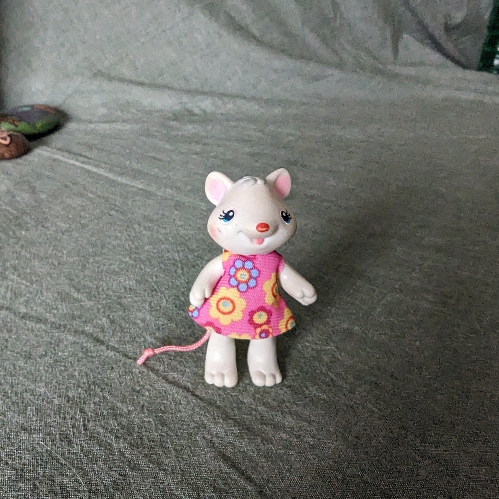 Fisher Price Sweet Streets Hideaway Hallow Mouse Figure Candy Shop White Candice